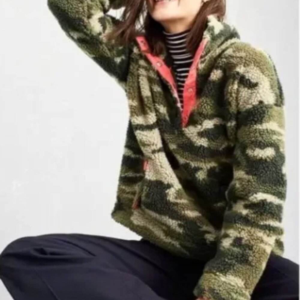 J.Crew Women’s Camo Sherpa Fleece Pullover | Snap Collar Sweatshirt Size M - Picture 2 of 9